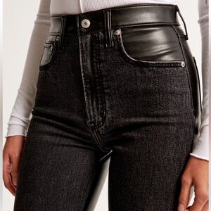 Mixed Fabric Ultra High Rise
Straight Jean